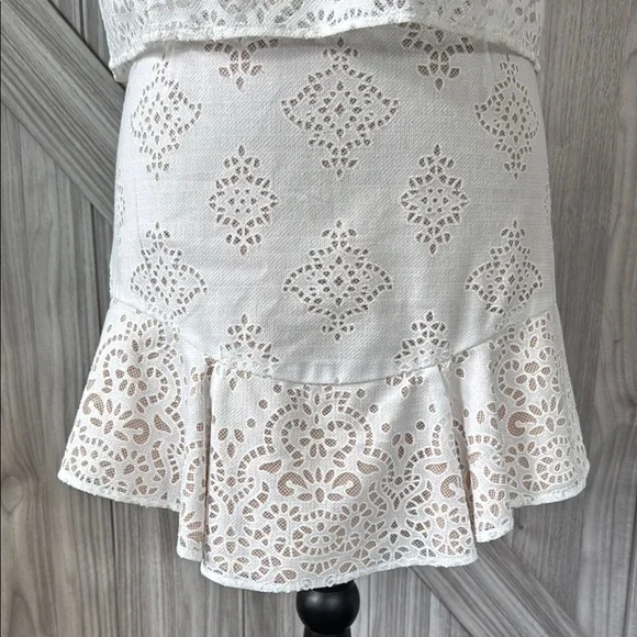 Tres Chic and Unique Vivian Dress NWOT - the back is gorgeous and flirtatious - Picture 9 of 17